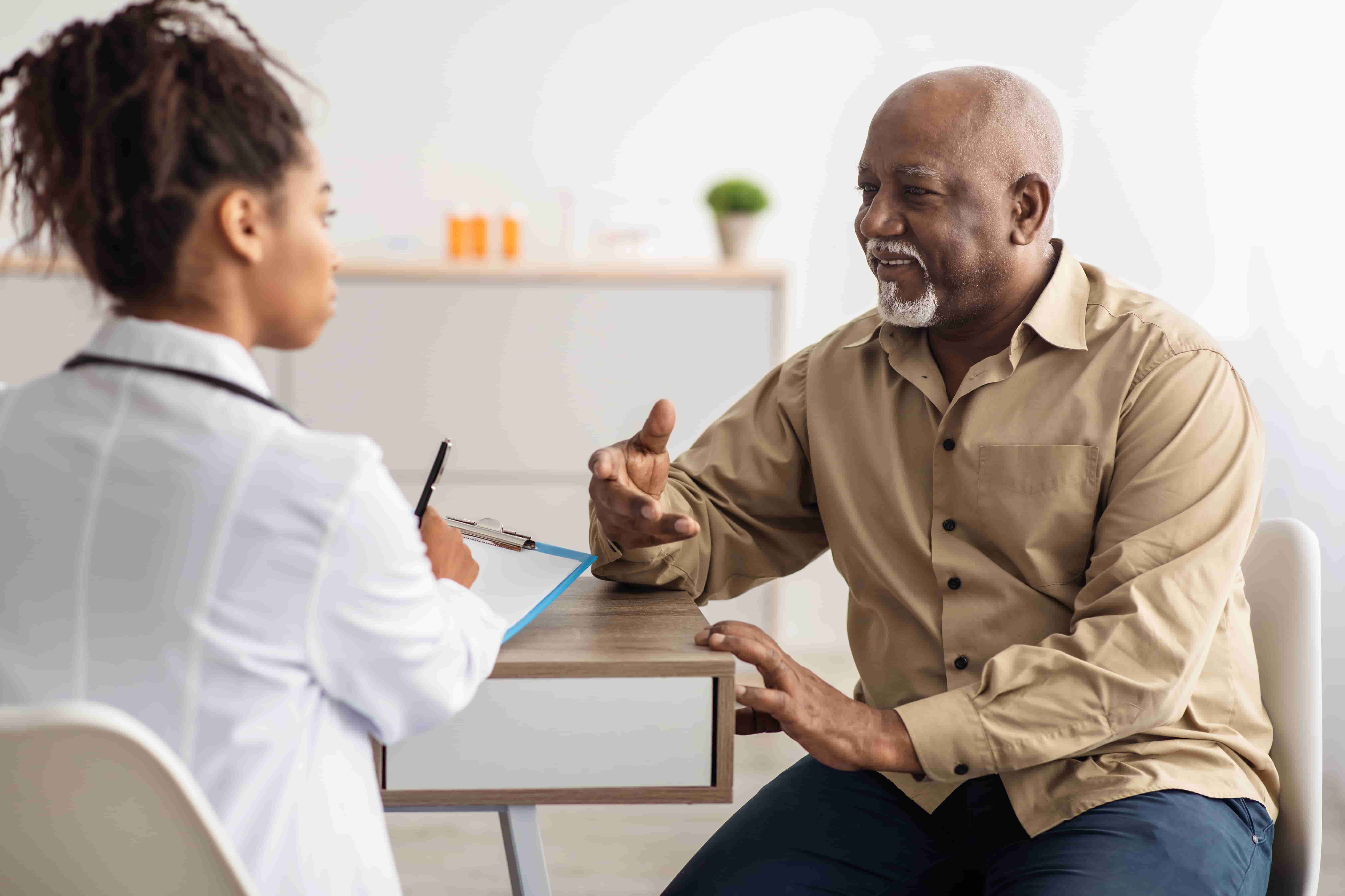 Por que alguns pacientes não aderem ao tratamento?