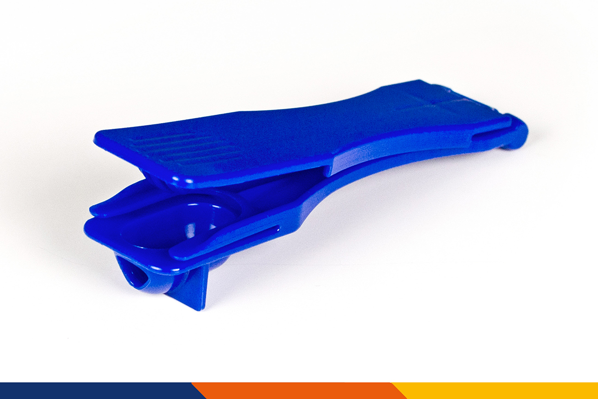 Die Blisterhilfe erleichtert die Kapselentnahme bei eingeschränkter Kraft und Beweglichkeit von Fingern und Händen